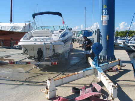 Vaťahovanie lode Marina Solaris
